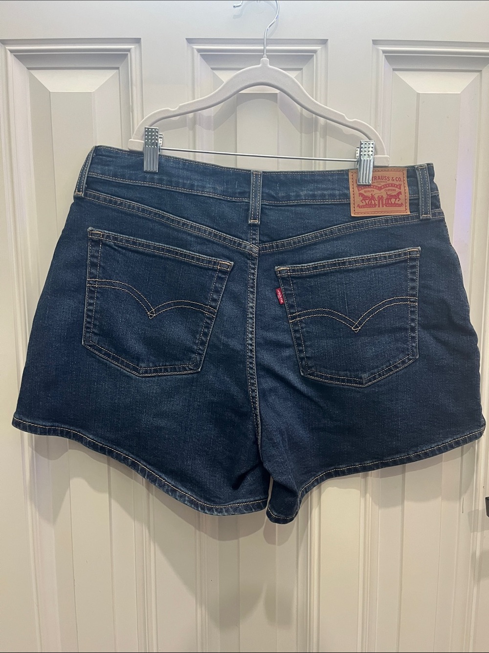Levi's Dark Wash A-Line Denim Women's Jean Shorts Size 31